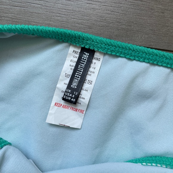 💙BOGO💙 PrettyLittleThing Green Bikini Set size 8/Medium - Picture 3 of 4